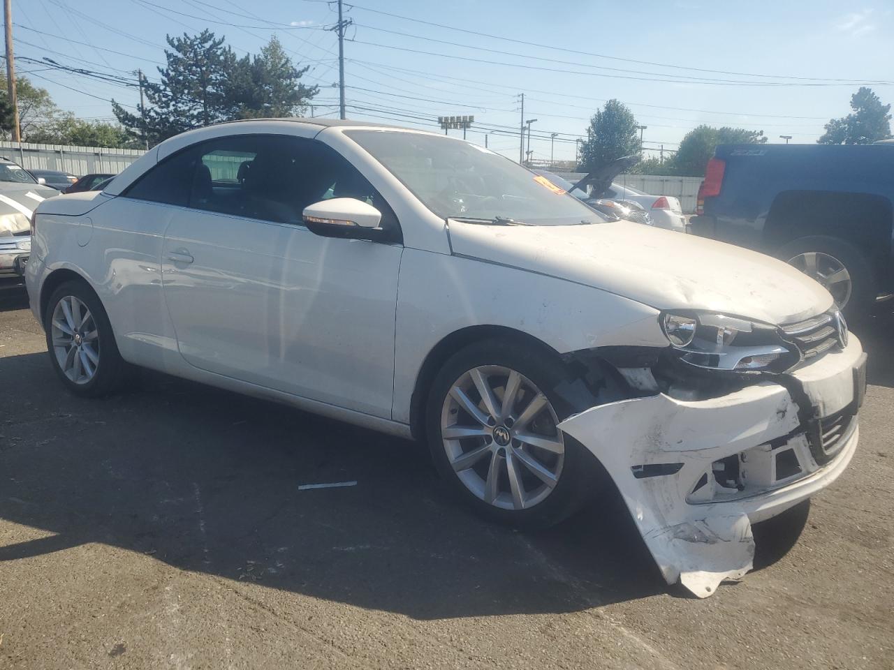 Lot #3041875473 2012 VOLKSWAGEN EOS KOMFOR