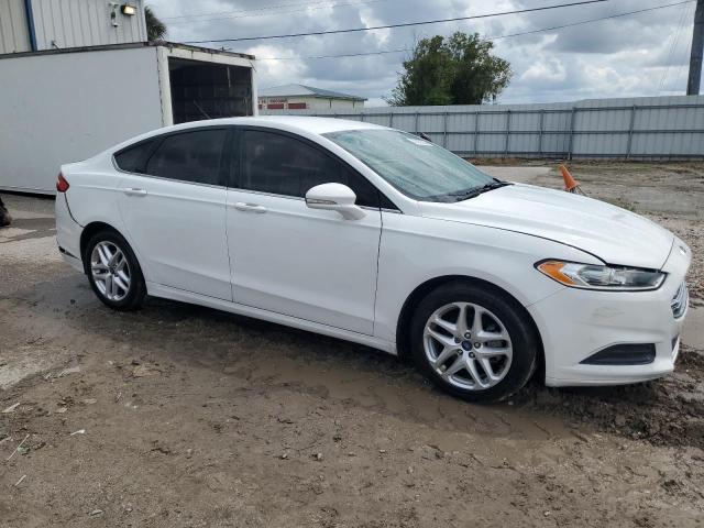 VIN 1FA6P0H71F5127560 2015 Ford Fusion, SE no.4