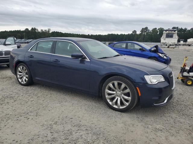 VIN 2C3CCAAG3HH596982 2017 Chrysler 300, Limited no.4