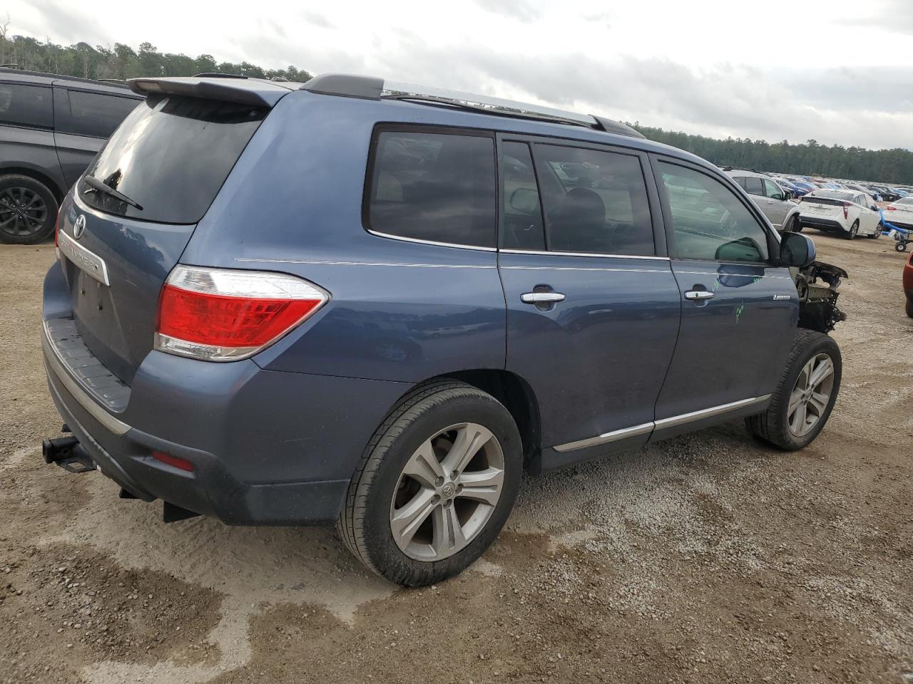 Lot #2904926129 2013 TOYOTA HIGHLANDER