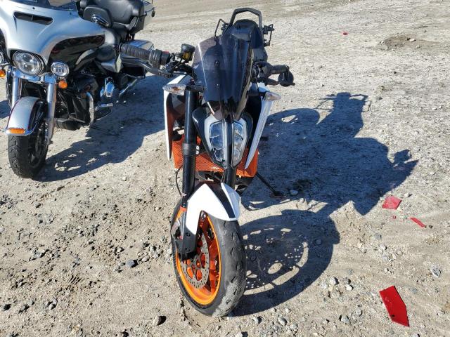 2021 KTM 890 DUKE R - VBKTU9405MM806171