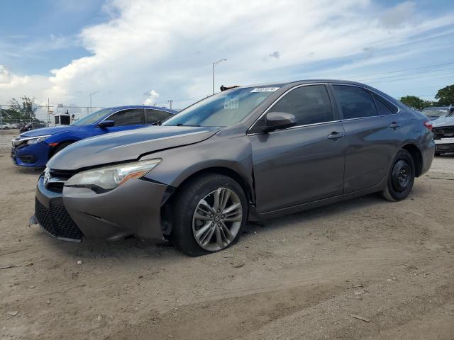 Vin: 4t1bf1fkxhu719469, lot: 70561874, toyota camry le 2017 img_1