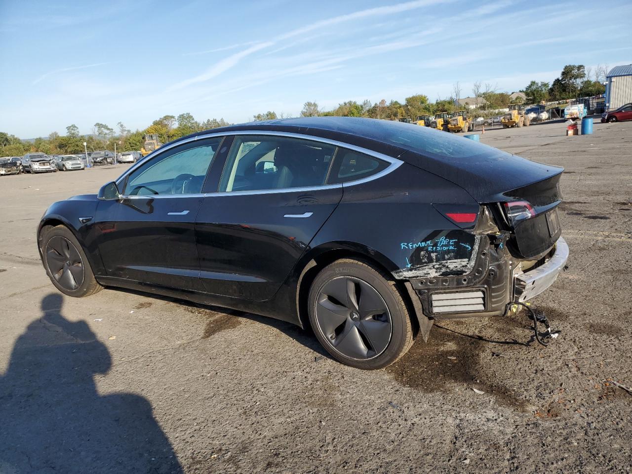 Lot #2994093256 2019 TESLA MODEL 3