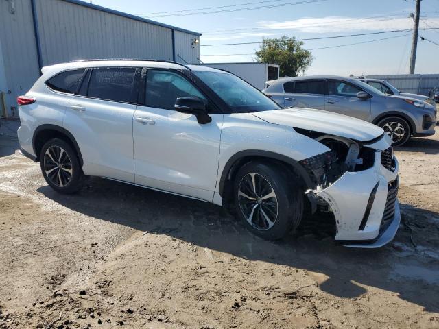 2022 TOYOTA HIGHLANDER - 5TDLZRAH9NS117639