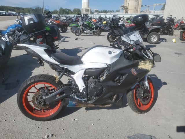 YAMAHA YZFR7 2023 white  gas JYARM38E3PA008784 photo #1