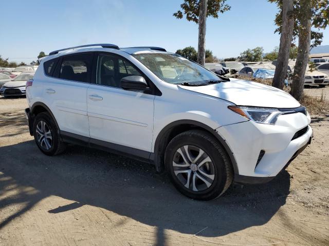 JTMZFREV2JJ198655 Toyota Rav4 Le 2018