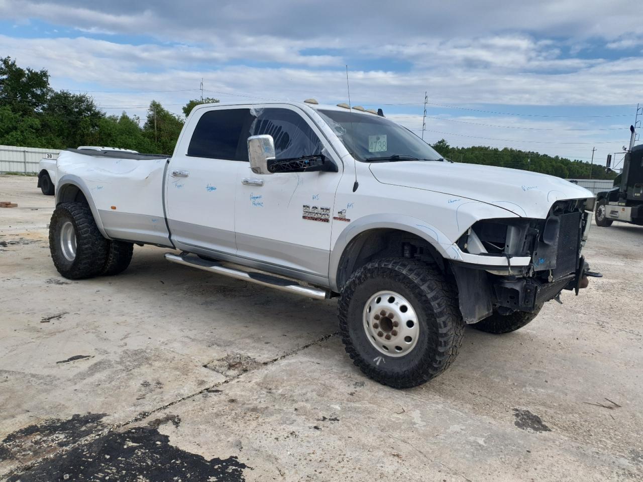 Lot #2921734577 2015 RAM 3500 LARAM