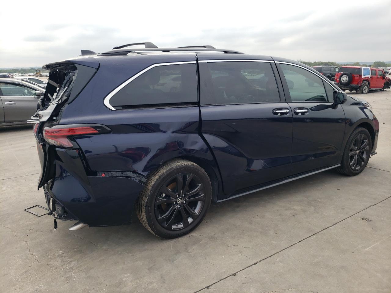 Lot #2955427504 2023 TOYOTA SIENNA XSE