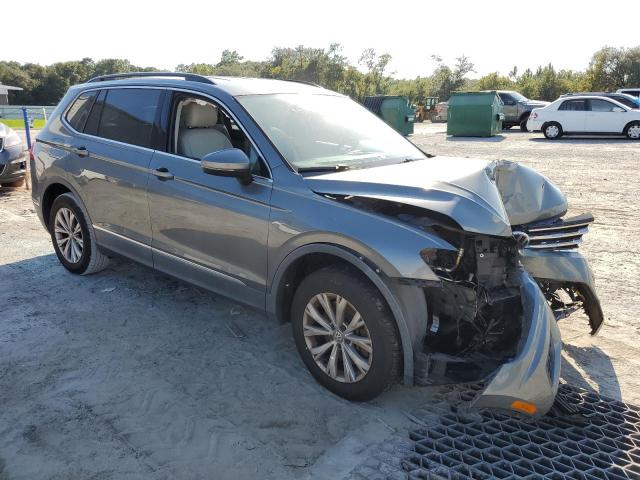 VIN 3VV3B7AX8JM137814 2018 Volkswagen Tiguan, SE no.4