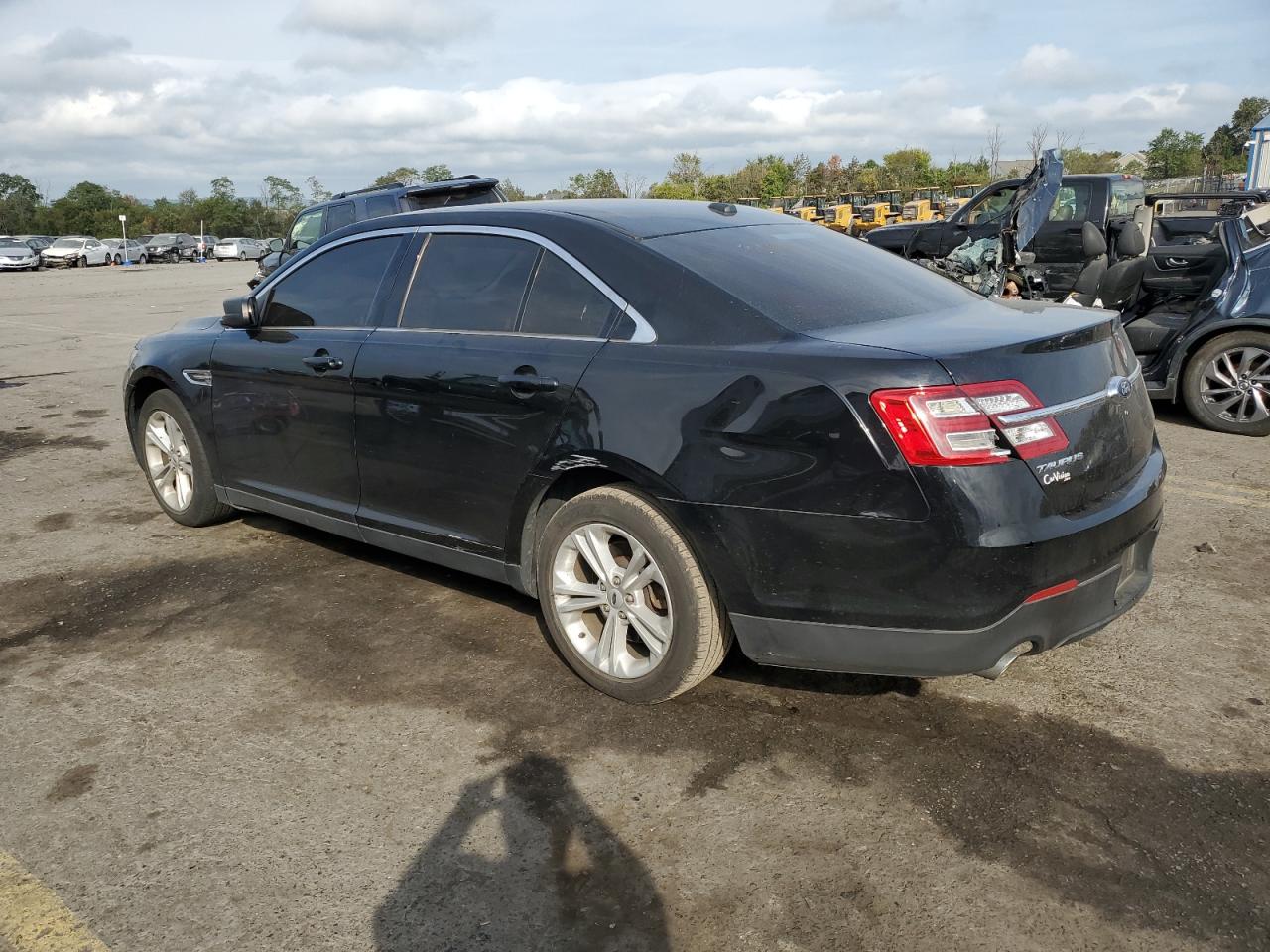 Lot #2994093261 2018 FORD TAURUS SE