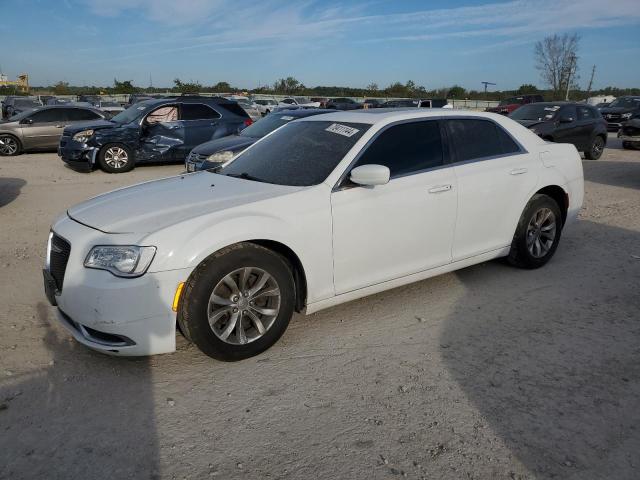 Vin: 2c3ccaag7fh813964, lot: 70411144, chrysler 300 limited 2015 img_1