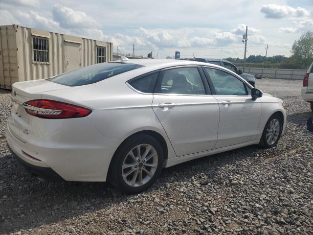 VIN 3FA6P0HD4KR126948 2019 Ford Fusion, SE no.3