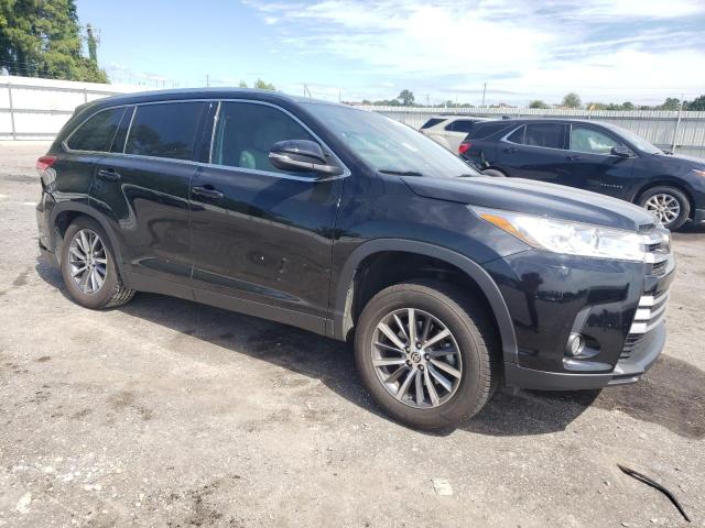 VIN 5TDKZRFH5KS575016 2019 Toyota Highlander, SE no.4