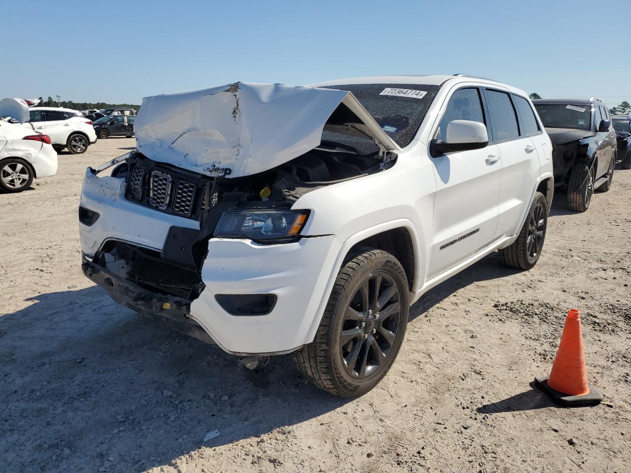  Salvage Jeep Grand Cherokee