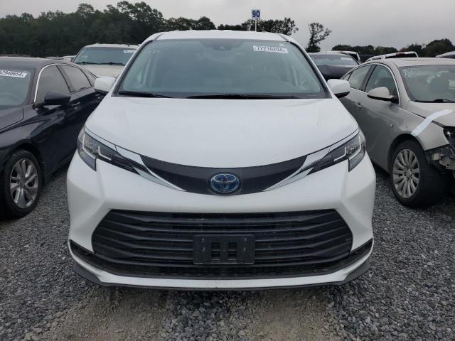 2021 TOYOTA SIENNA LE - 5TDKRKEC7MS056579