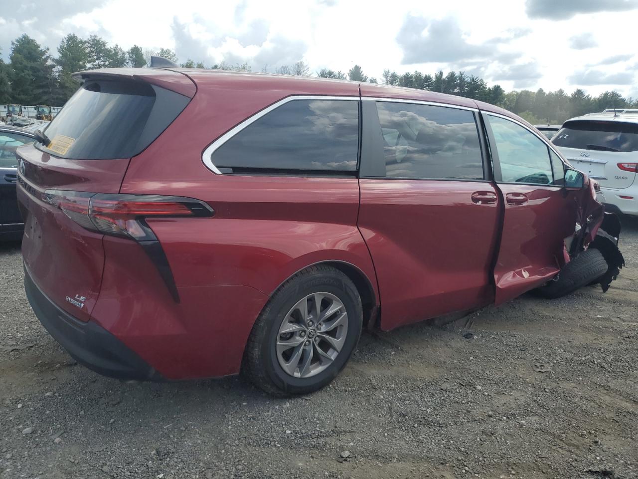 Lot #3028573913 2022 TOYOTA SIENNA LE