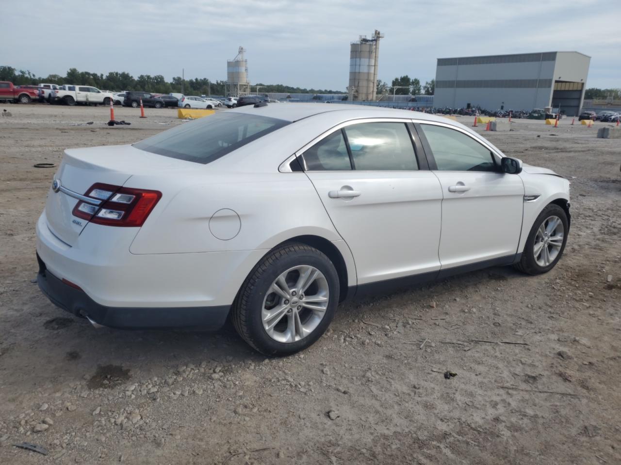 Lot #2877074112 2013 FORD TAURUS SEL