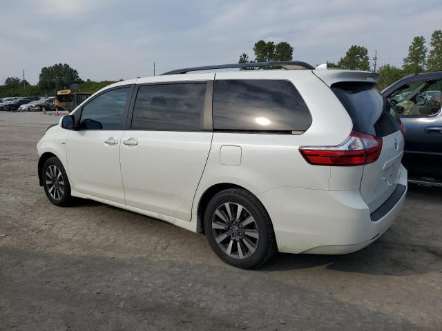 VIN 5TDDZ3DC8JS209529 2018 Toyota Sienna, Xle no.2