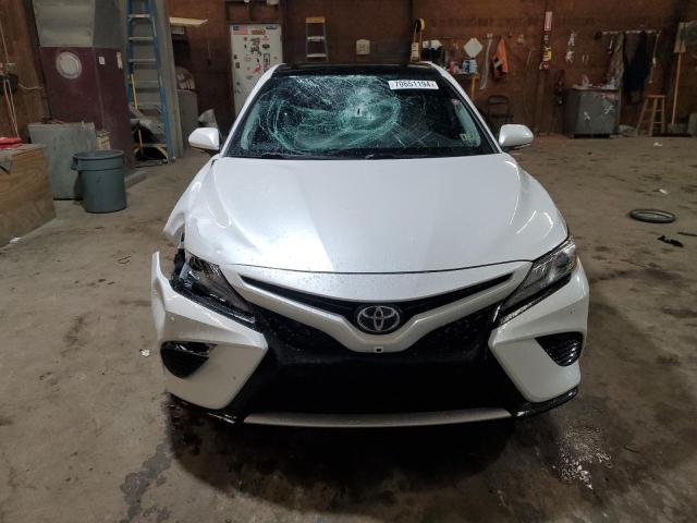 VIN 4T1B61HK0KU685868 2019 Toyota Camry, Xse no.5