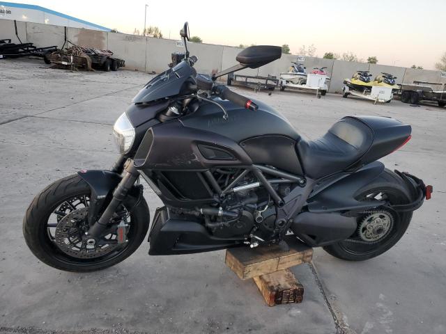 2015 DUCATI DIAVEL ZDM13BSW1FB022115