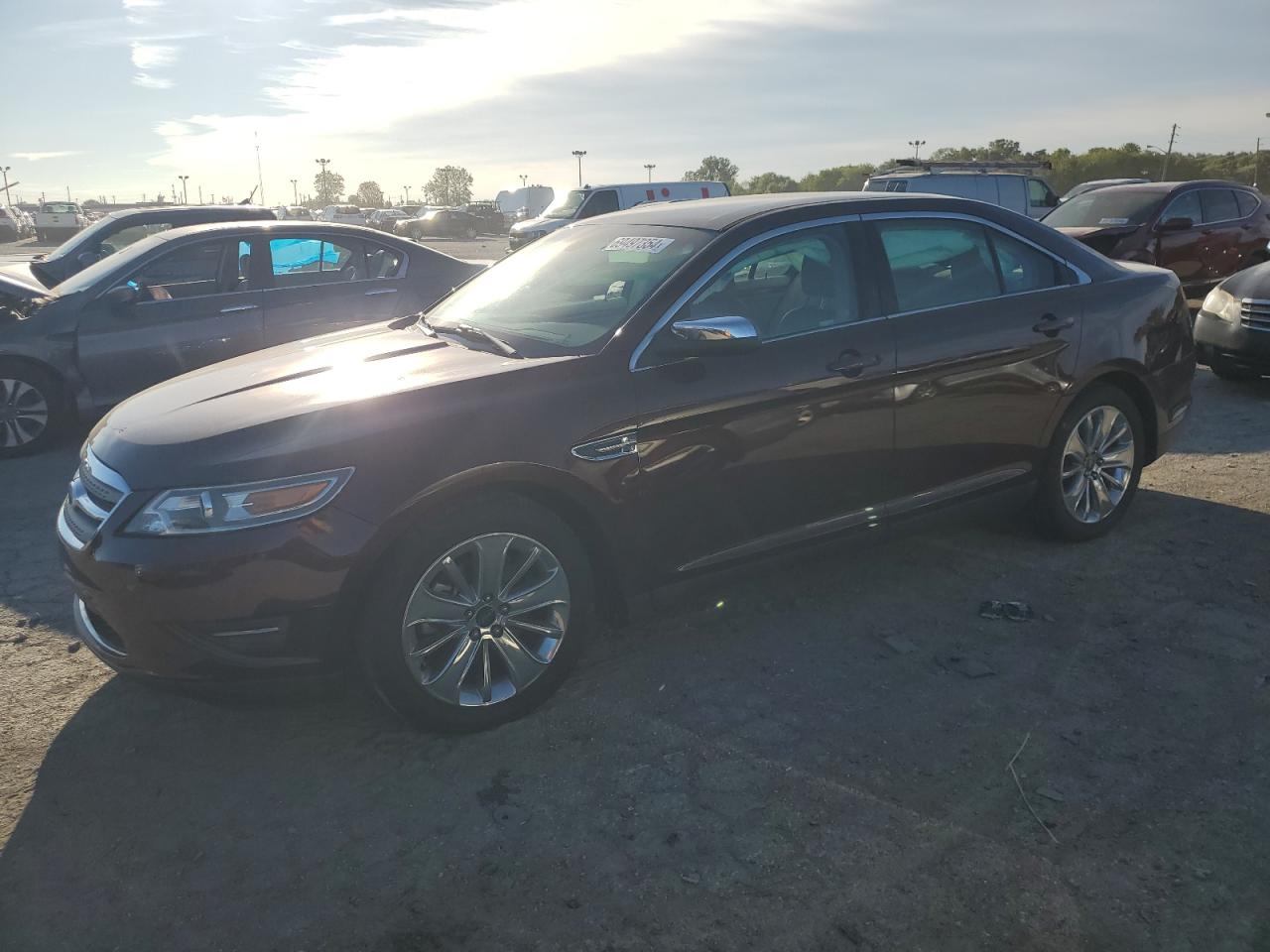 Lot #2972126156 2012 FORD TAURUS LIM