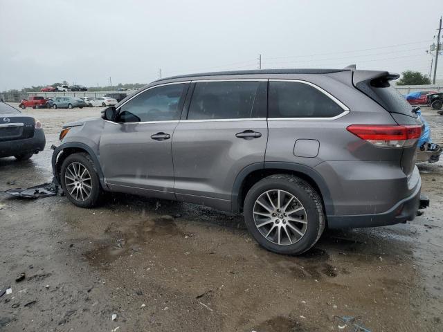 VIN 5TDKZRFH8JS287909 2018 Toyota Highlander, SE no.2