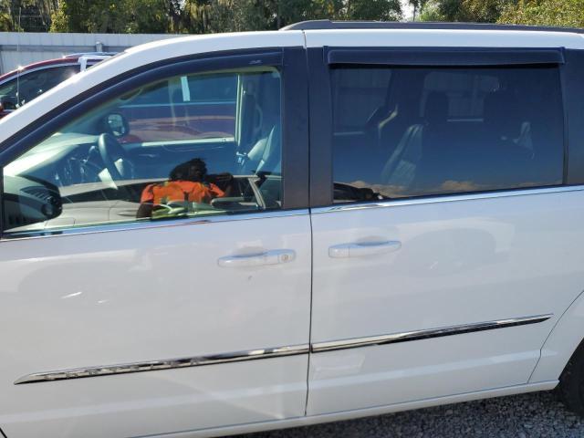 2016 CHRYSLER TOWN & COU - 2C4RC1BG0GR245637