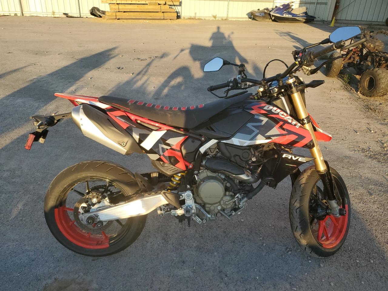 Ducati Hypermotard 2024 V21D