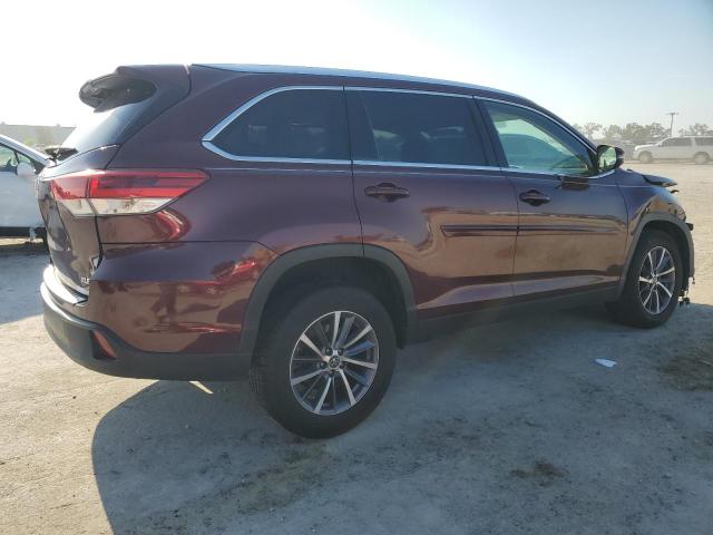 VIN 5TDKZRFH0KS333279 2019 Toyota Highlander, SE no.3