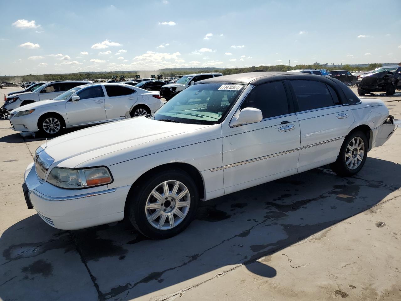 Lincoln Town Car 2011 Signature Limited