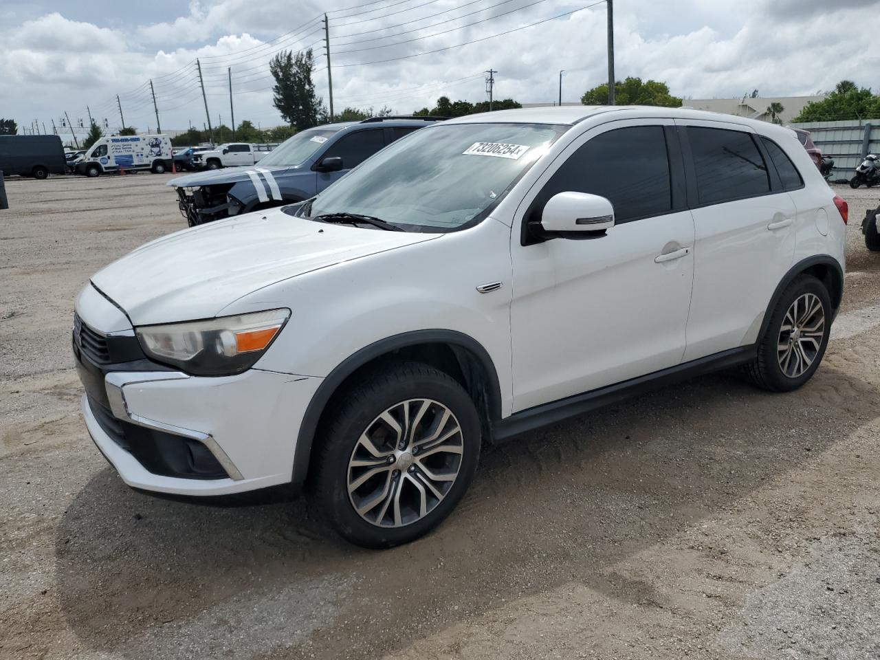 Mitsubishi Outlander Sport 2017 Medium