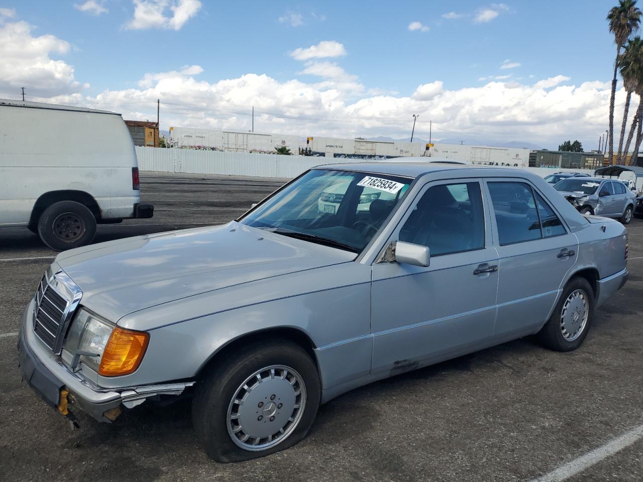 MERCEDES-BENZ 300 E 1990 gray sedan 4d gas WDBEA30D7LB246817 photo #1