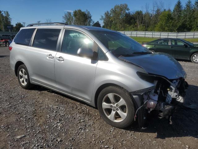 VIN 5TDKZ3DC4HS766567 2017 Toyota Sienna, LE no.4