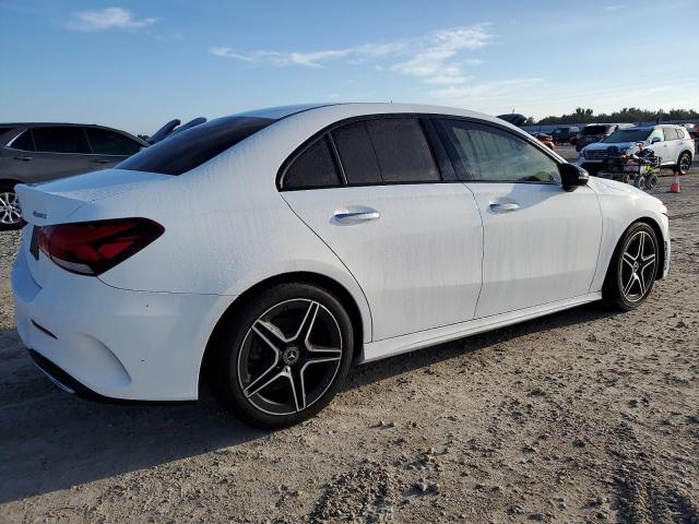 VIN WDD3G4FB3KW005272 2019 MERCEDES-BENZ A-CLASS no.3