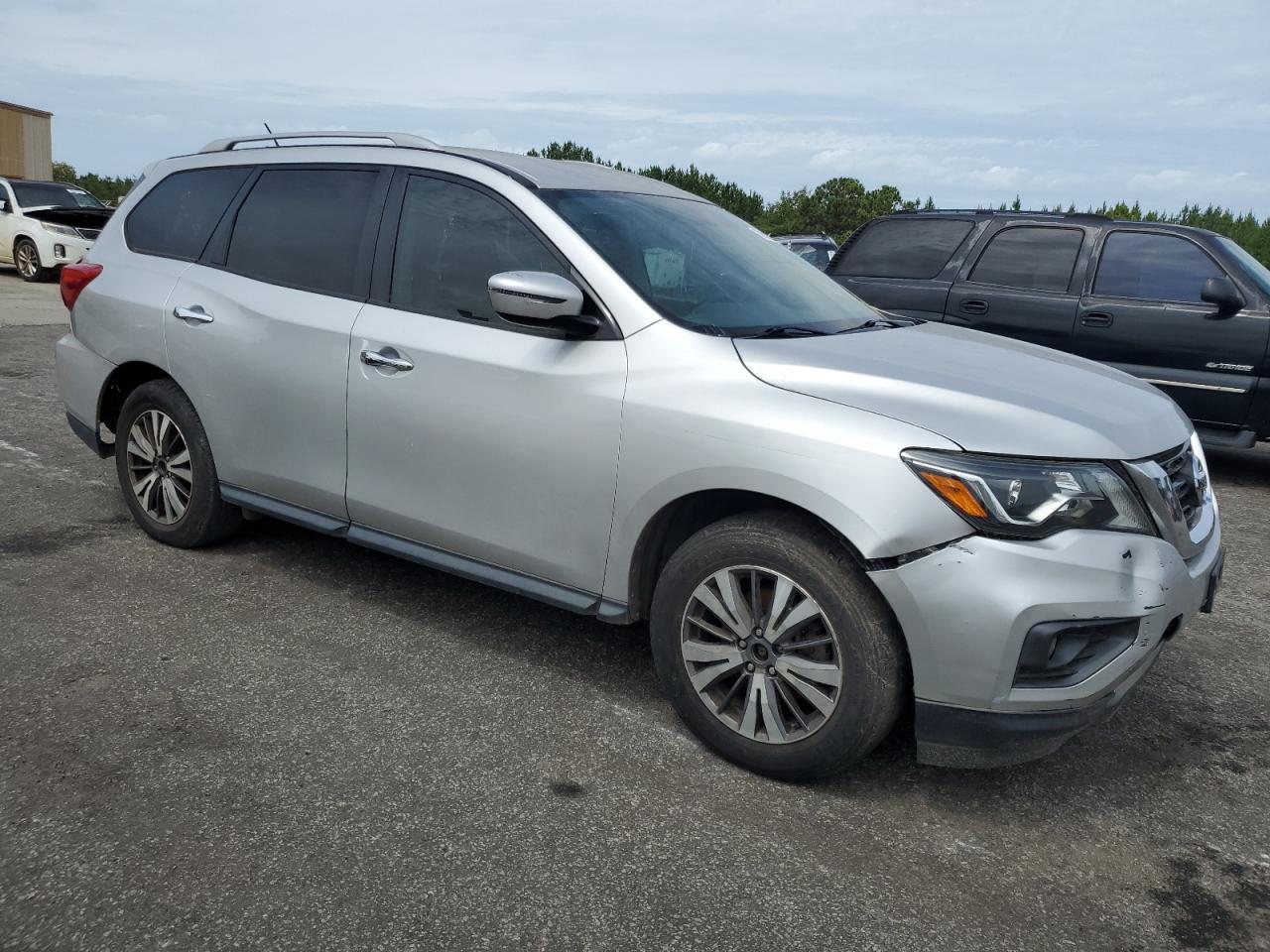 Lot #2835401019 2017 NISSAN PATHFINDER