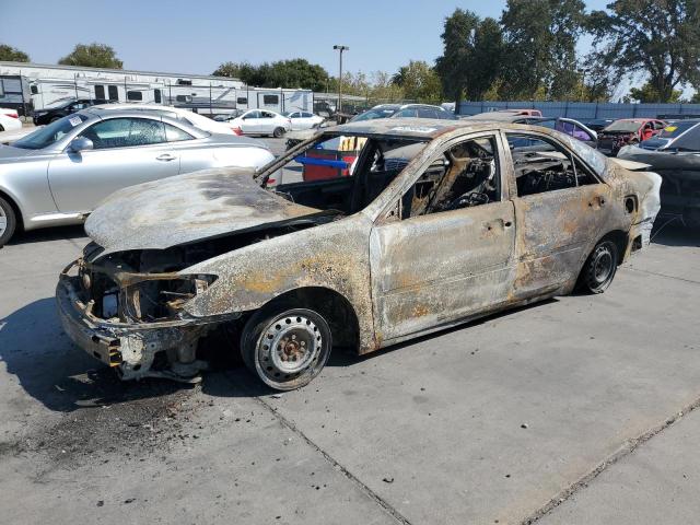 TOYOTA CAMRY LE 2003 burn  gas 4T1BE32KX3U130256 photo #1