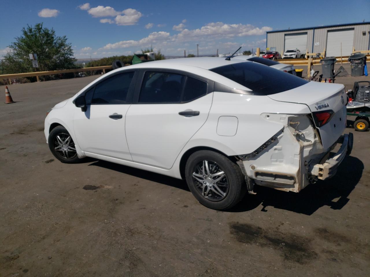 Lot #2945146695 2020 NISSAN VERSA S