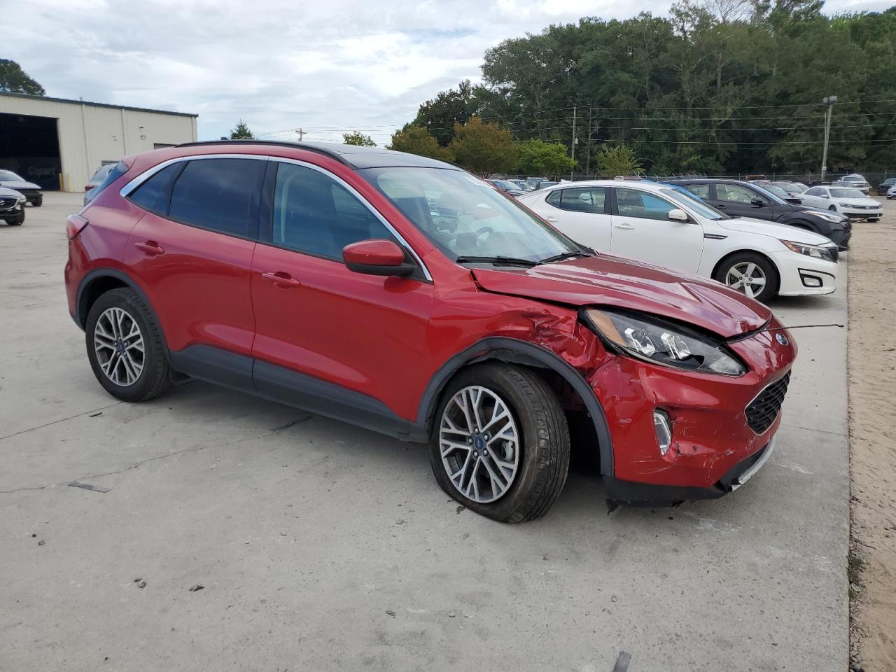 Lot #2907155617 2020 FORD ESCAPE SEL