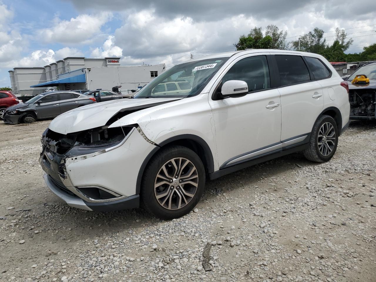 Mitsubishi Outlander 2018 Medium