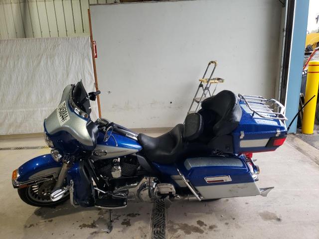 2010 HARLEY-DAVIDSON FLHTCU 1HD1FC41XAB611200