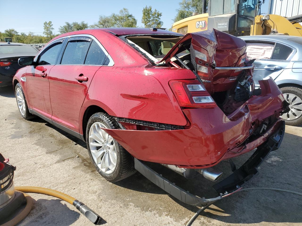 Lot #2895731703 2014 FORD TAURUS LIM