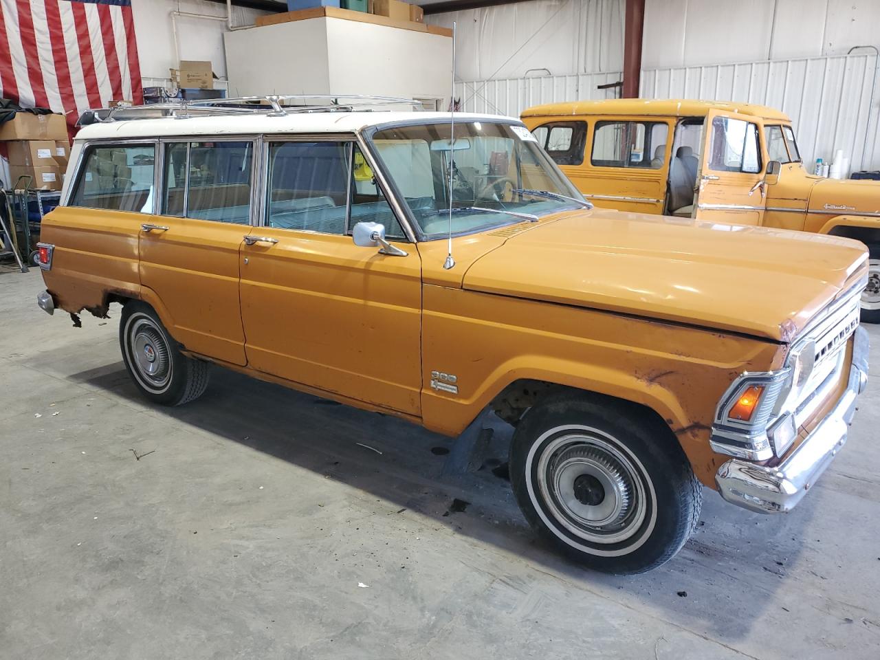 Lot #2974203350 1972 JEEP WAGONEER