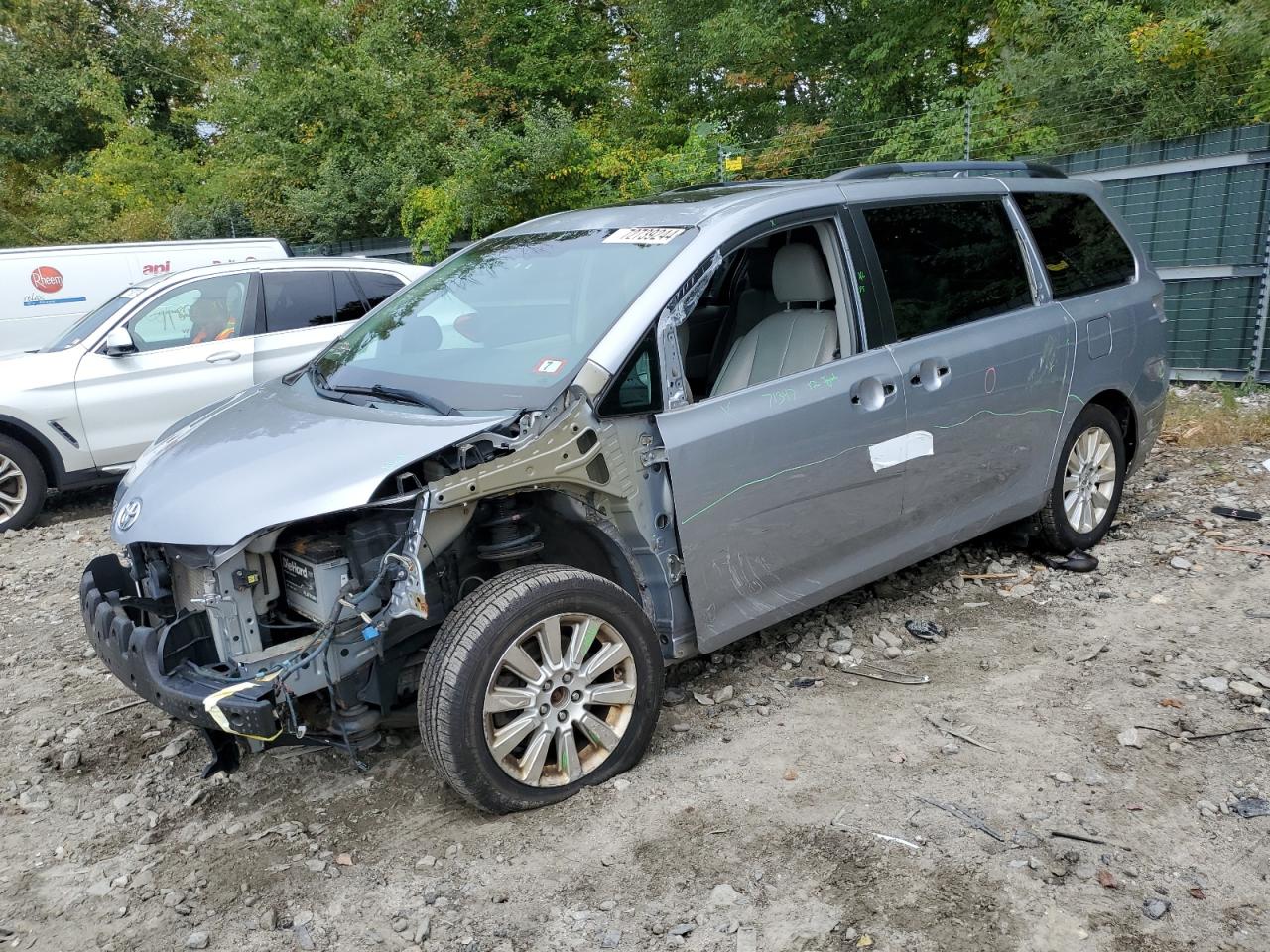 Lot #2862436014 2012 TOYOTA SIENNA XLE