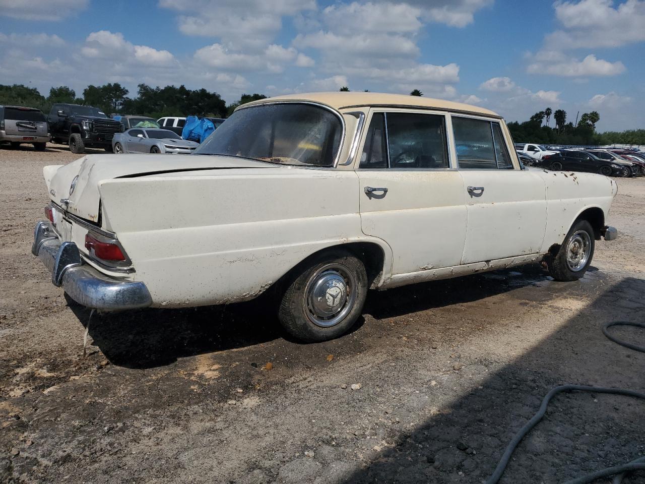 Lot #2871485368 1966 MERCEDES-BENZ 230