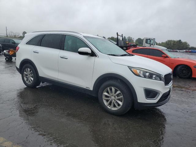 VIN 5XYPGDA36HG252285 2017 KIA Sorento, LX no.4