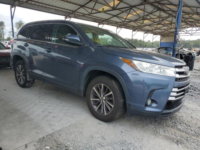 VIN 5TDKZRFH7KS298224 2019 Toyota Highlander, SE no.4