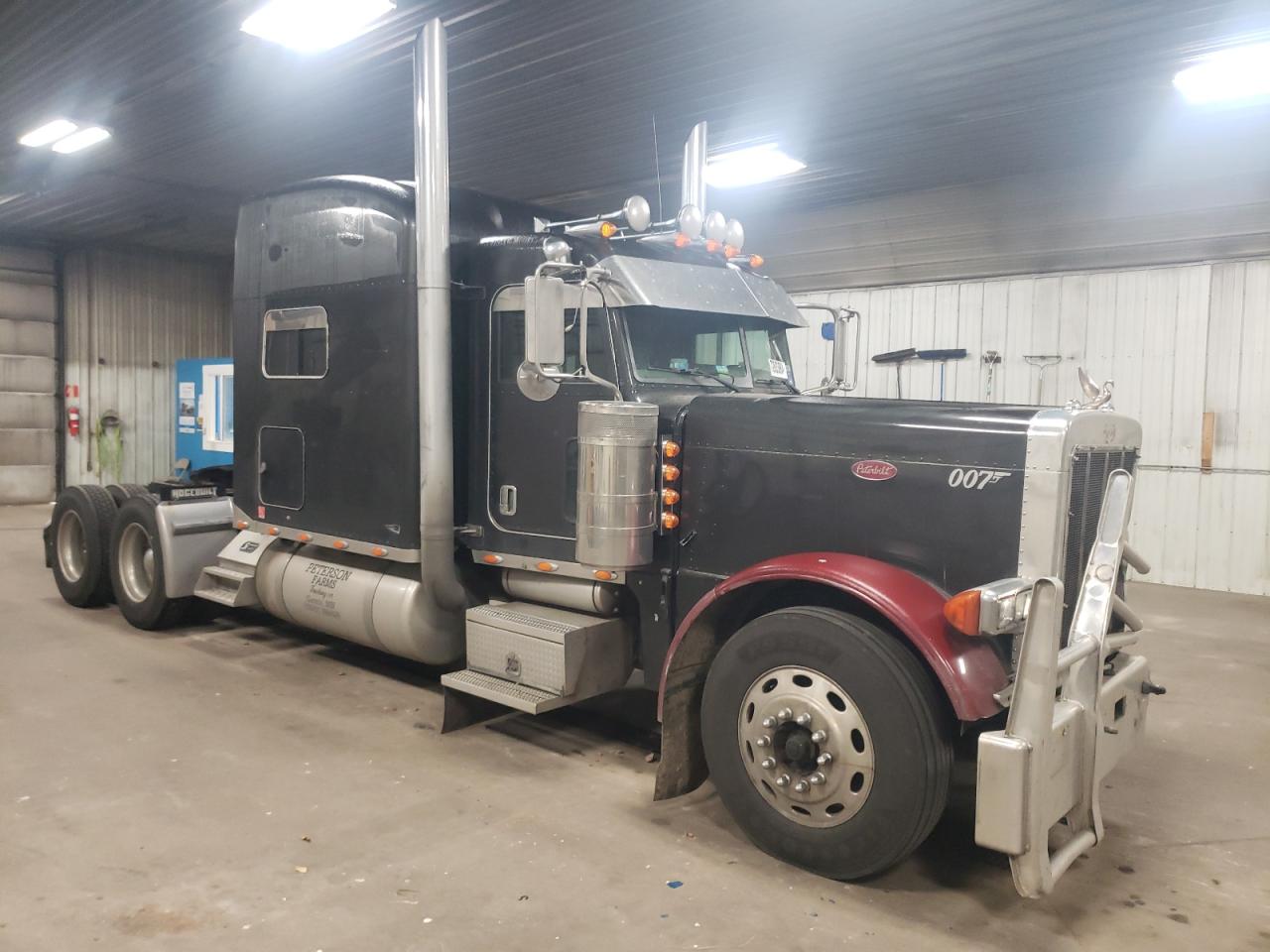 Lot #2919165759 2005 PETERBILT 379