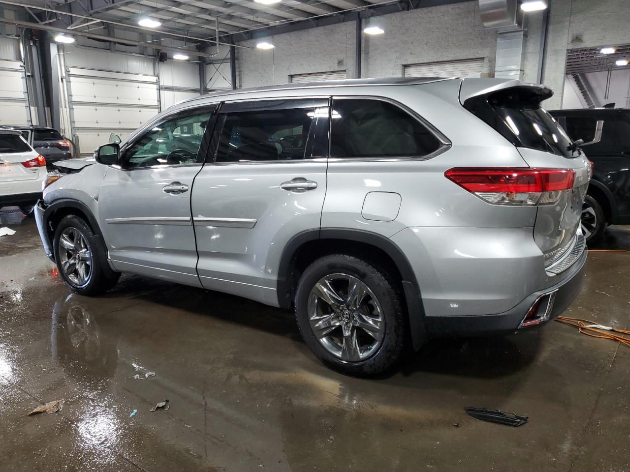 Lot #2919195685 2017 TOYOTA HIGHLANDER