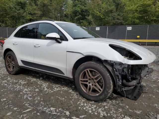 VIN WP1AA2A59HLB04650 2017 Porsche Macan no.4