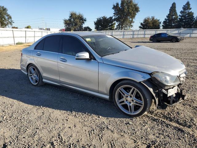 VIN WDDGF4HB4DA870981 2013 Mercedes-Benz C-Class, 250 no.4